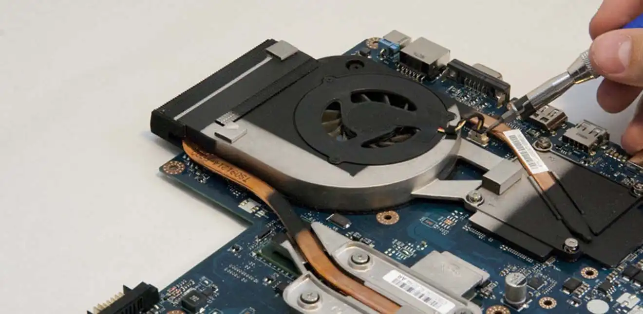 Чистка ноутбука Packard Bell от пыли в Ломоносове | Замена термопасты